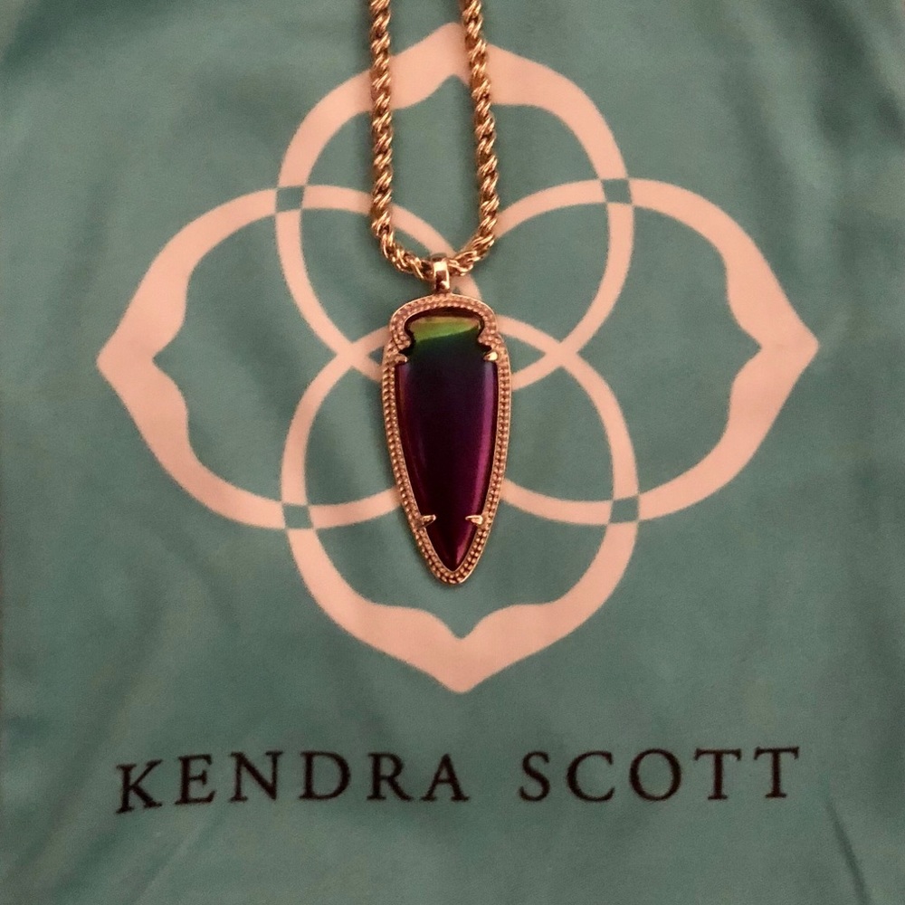 Kendra Scott: Shaylee Pendant in Black Iridescent